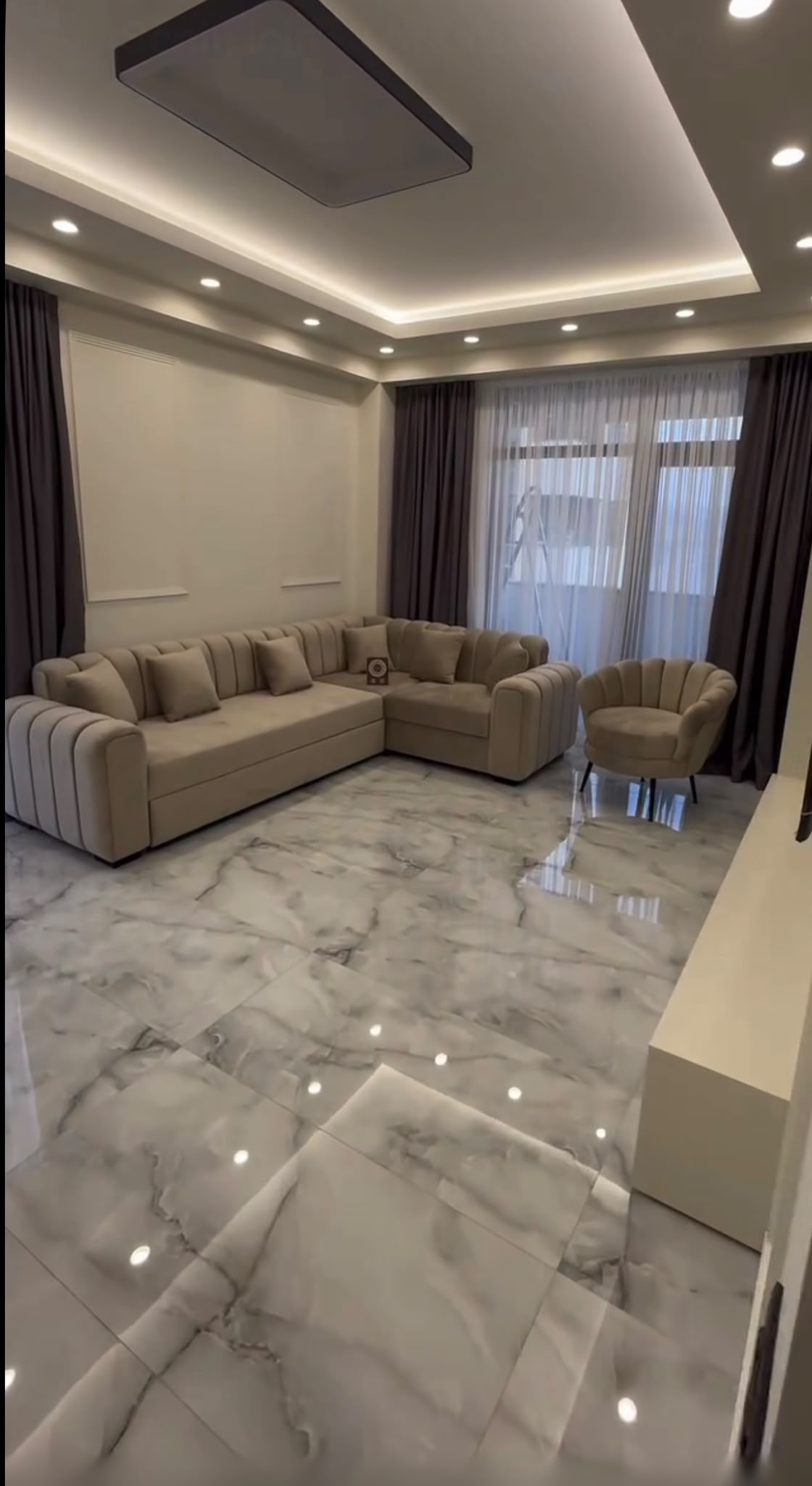 Paylaşılan arşivden mermer zeminli salon